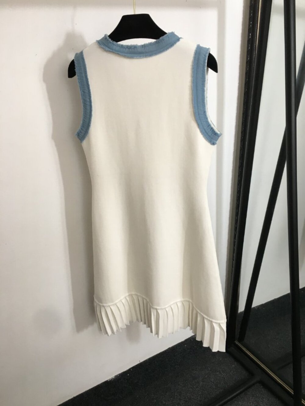 Sandro White Sleeveless Knit Dress - Picture 7 of 7